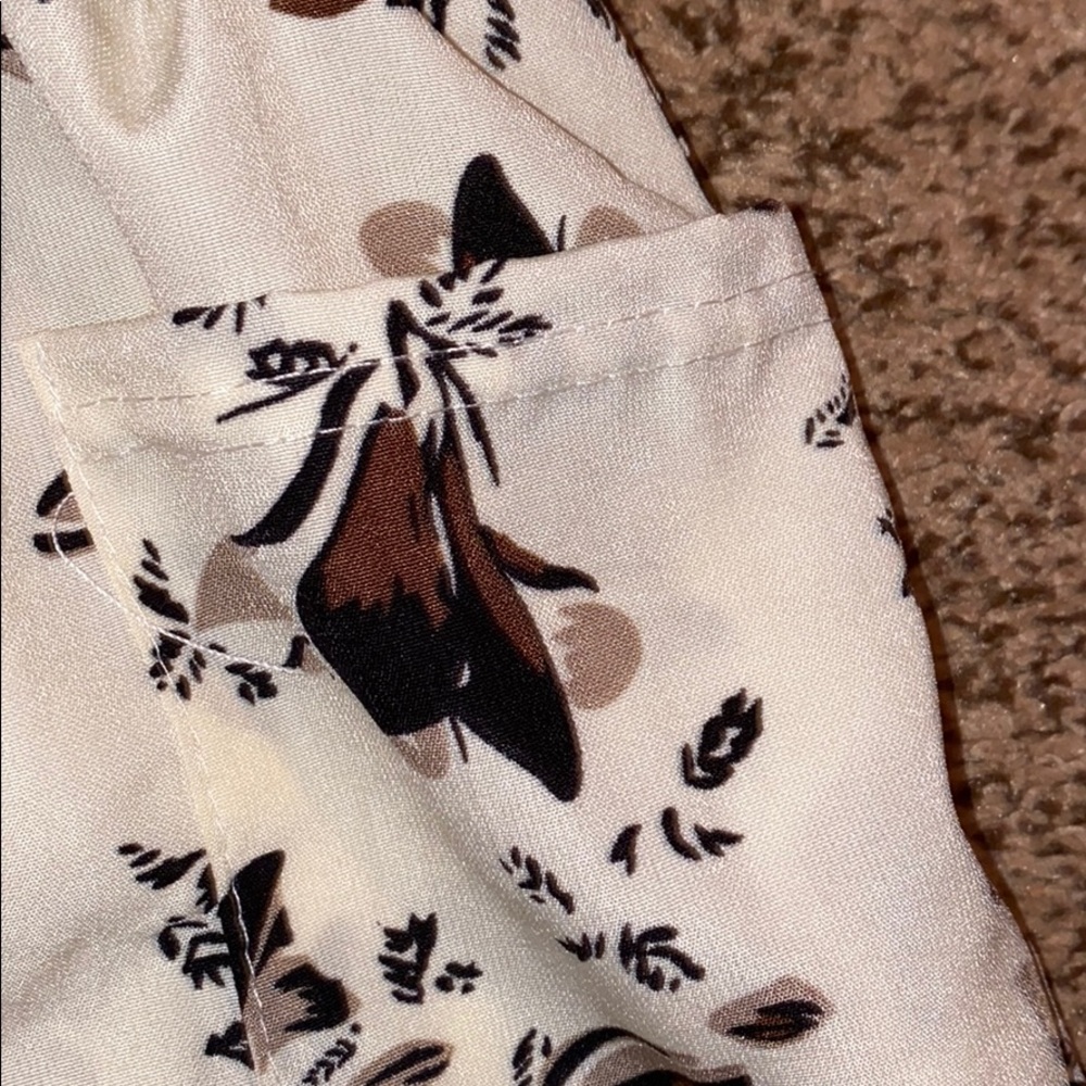 Flowered romper - Picture 4 of 4